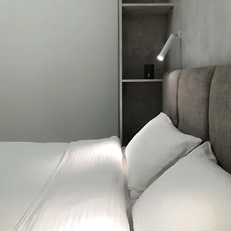 Modern Studio In Heart Of Apartment *