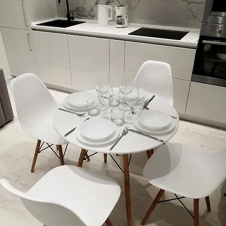 Modern Studio In Heart Of Apartment *